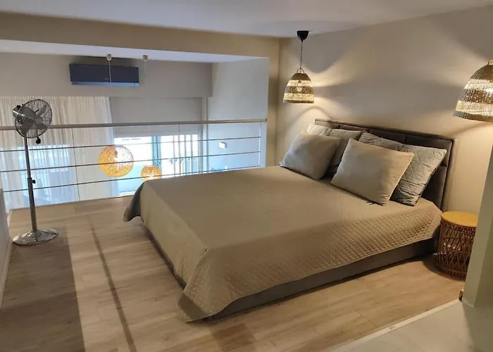Bellaqua Seaview Loft Apartment Néoi Epivátai