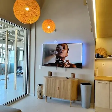 Bellaqua Seaview Loft Néi Epivátesz